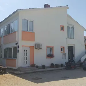 https://guest-house-dijana-punat.primorje-gorskikotar.com